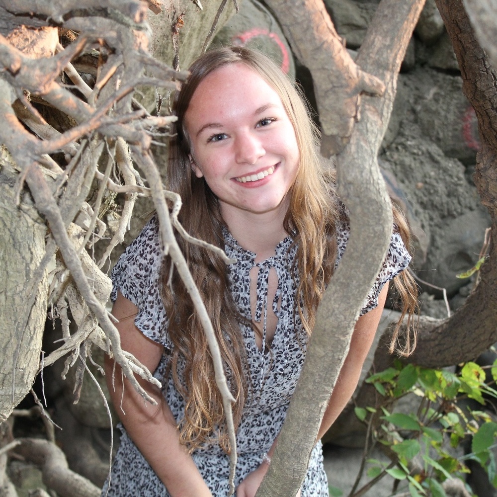 Meet your Posher, Alexis